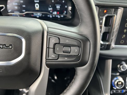 Used 2024 GMC Yukon XL Denali AWD/4WD image 31