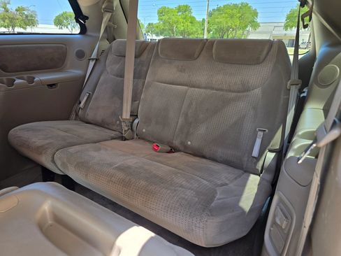 Used 2010 Toyota Sienna LE FWD image 45