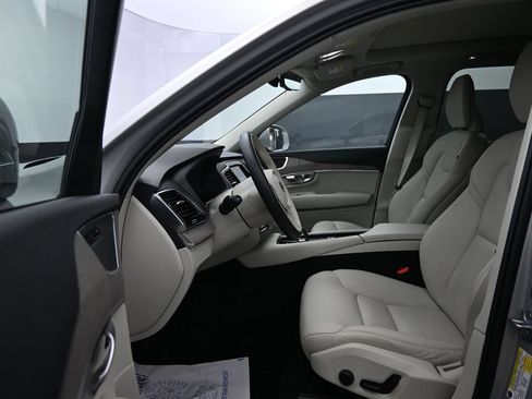 Certified 2024 Volvo XC90 B6 Plus AWD/4WD image 11