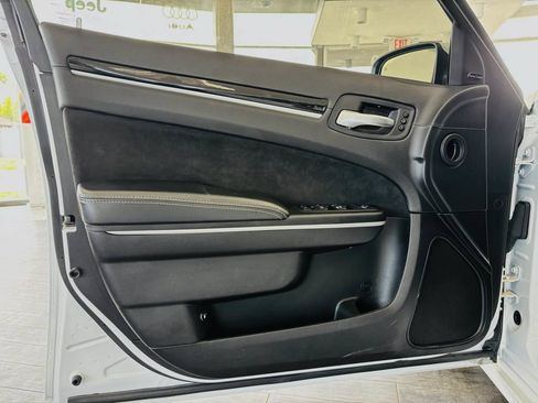 Used 2023 Chrysler 300 C RWD image 28