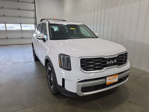 Used 2025 Kia Telluride S AWD/4WD image 2