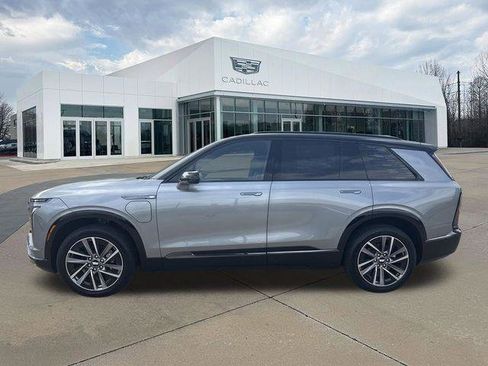 New 2026 Cadillac Vistiq Sport w/ LPO, Floor Liner Package image 6