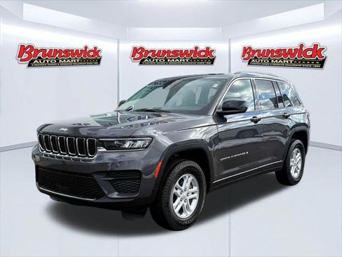 Certified 2023 Jeep Grand Cherokee Laredo w/ Luxury Tech Group I image 1