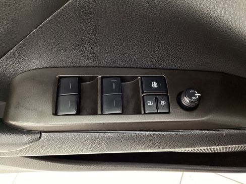 Used 2022 Toyota Camry SE image 36