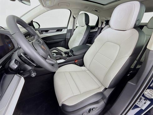 New 2026 Porsche Cayenne S image 5