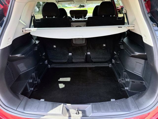 Used 2016 Nissan Rogue SV FWD image 11