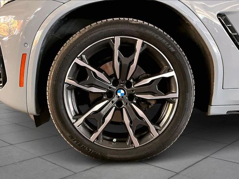 Used 2025 BMW X4 xDrive30i w/ Premium Package image 10