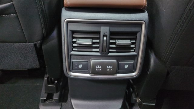 Certified 2023 Subaru Forester Touring AWD/4WD image 32