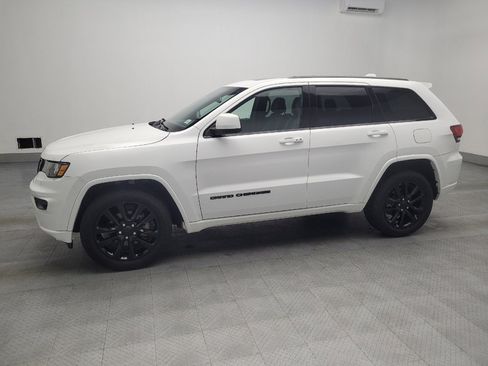 Used 2019 Jeep Grand Cherokee Altitude image 2