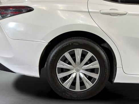 Used 2021 Toyota Camry LE FWD image 35