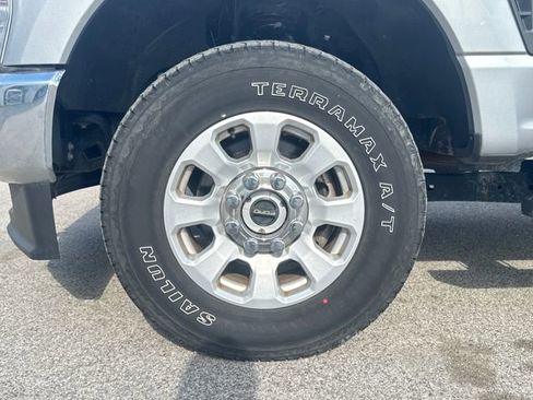 Used 2024 Ford F250 XLT image 12