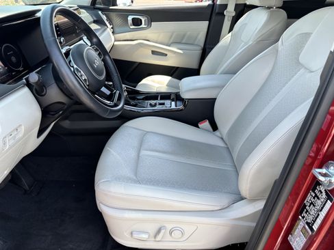Certified 2023 Kia Sorento SX FWD image 18