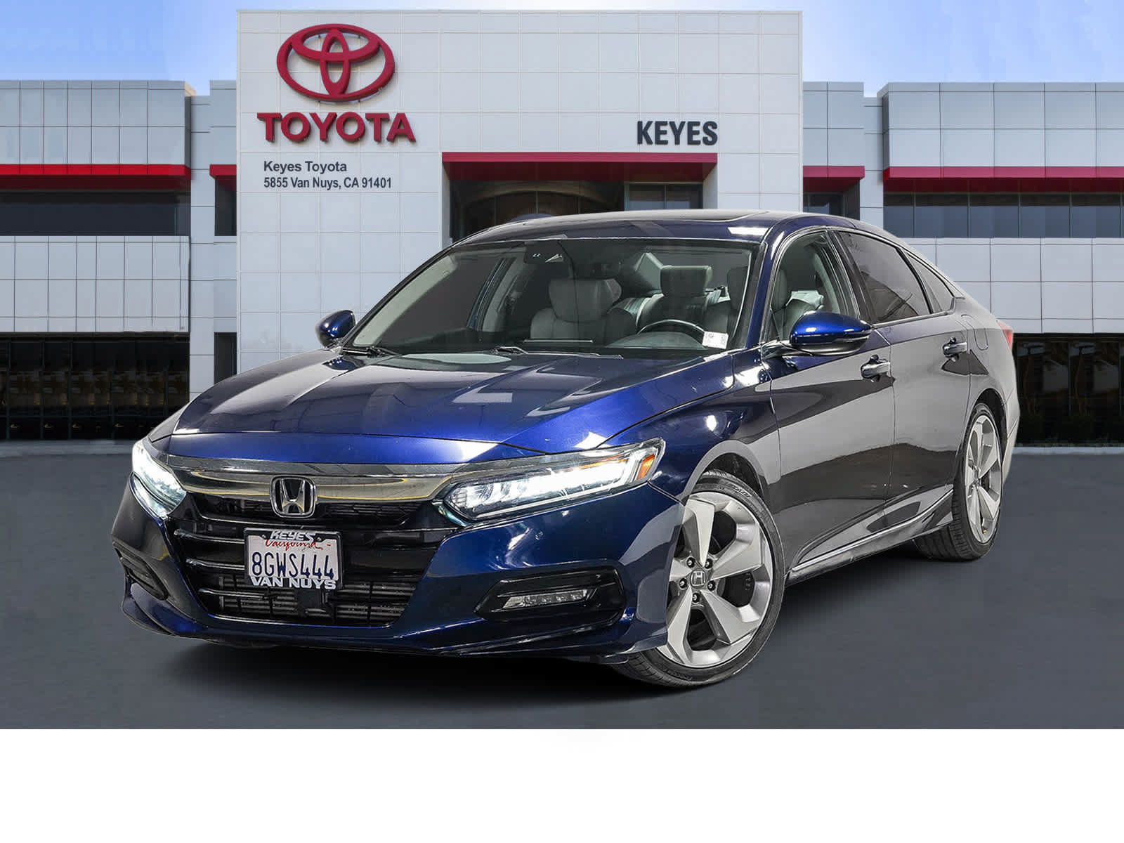 Used 2018 Honda Accord Touring image 1