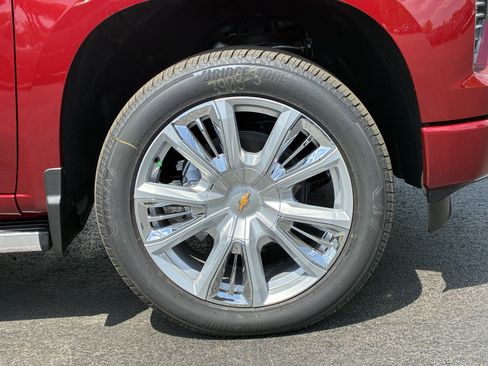 New 2026 Chevrolet Silverado 1500 High Country w/ High Country Premium Package AWD/4WD image 6