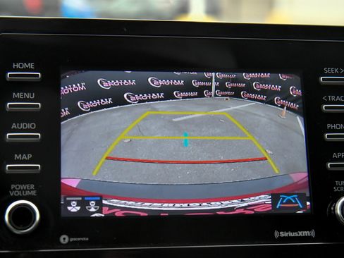 Used 2023 Toyota Camry SE image 19