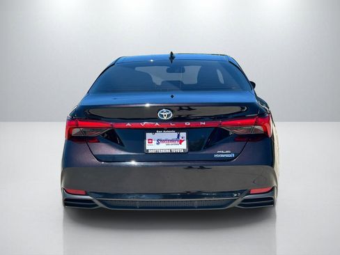 Used 2022 Toyota Avalon XLE FWD image 6