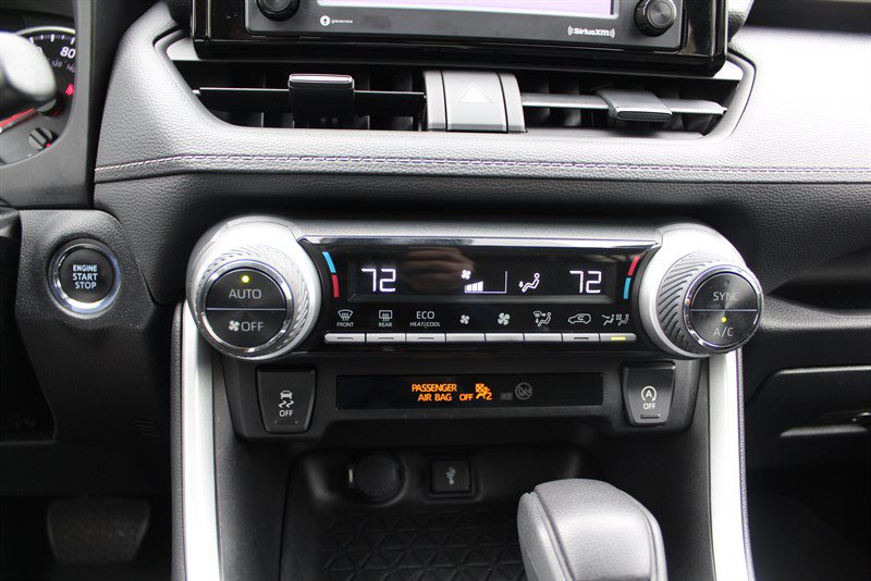 Used 2022 Toyota RAV4 XLE AWD/4WD image 12