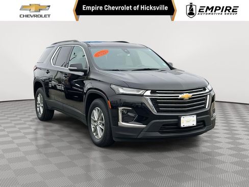 Used 2023 Chevrolet Traverse LT image 1