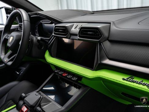 Used 2025 Lamborghini Urus SE image 51