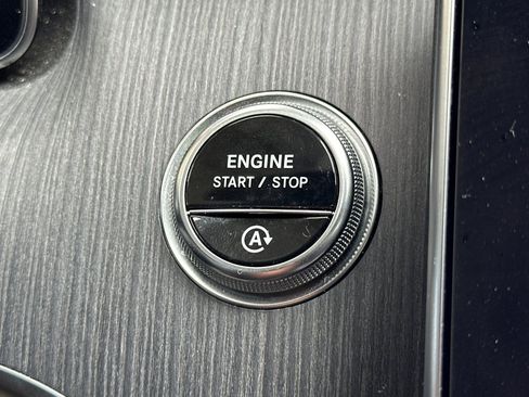 Used 2024 Mercedes-Benz C 300 Sedan image 16
