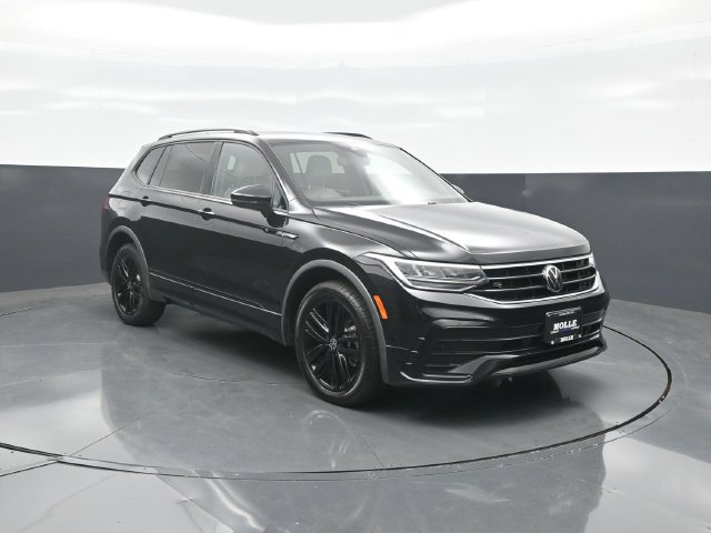 Used 2022 Volkswagen Tiguan SE R-Line FWD image 1