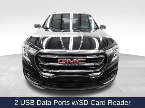 Used 2023 GMC Terrain AT4 image 3