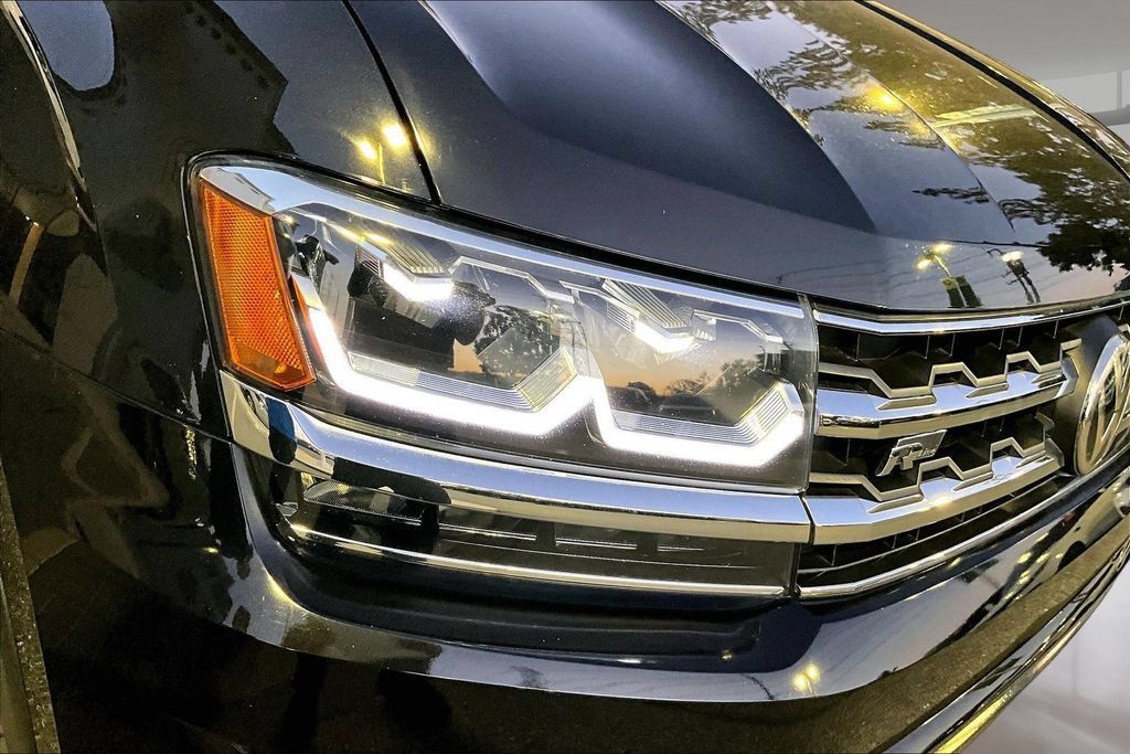 Used 2019 Volkswagen Atlas SEL R-Line FWD image 31