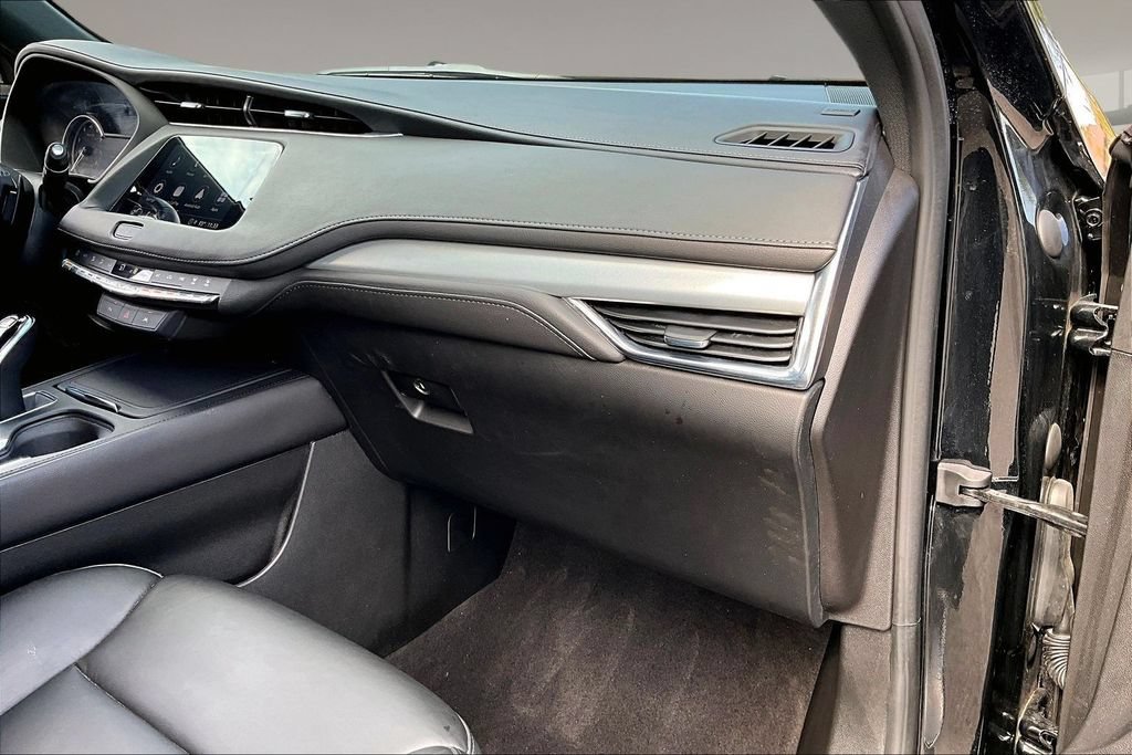 Certified 2023 Cadillac XT4 Premium Luxury FWD image 16