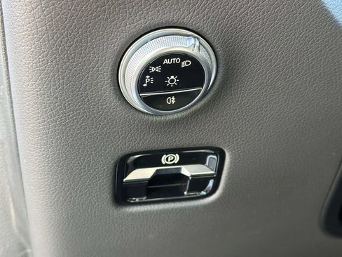 Used 2024 Mercedes-Benz GLC 300 4MATIC image 21
