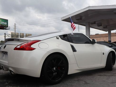 Used 2014 Nissan 370Z Coupe w/ Sport Package RWD image 3