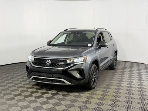 Used 2024 Volkswagen Taos S w/ MDO Package FWD image 11