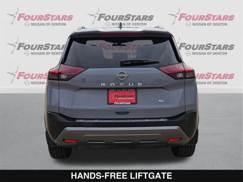 Used 2023 Nissan Rogue SL w/ SL Premium Package image 5