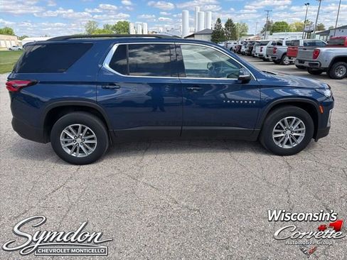 Used 2023 Chevrolet Traverse LT AWD/4WD image 3