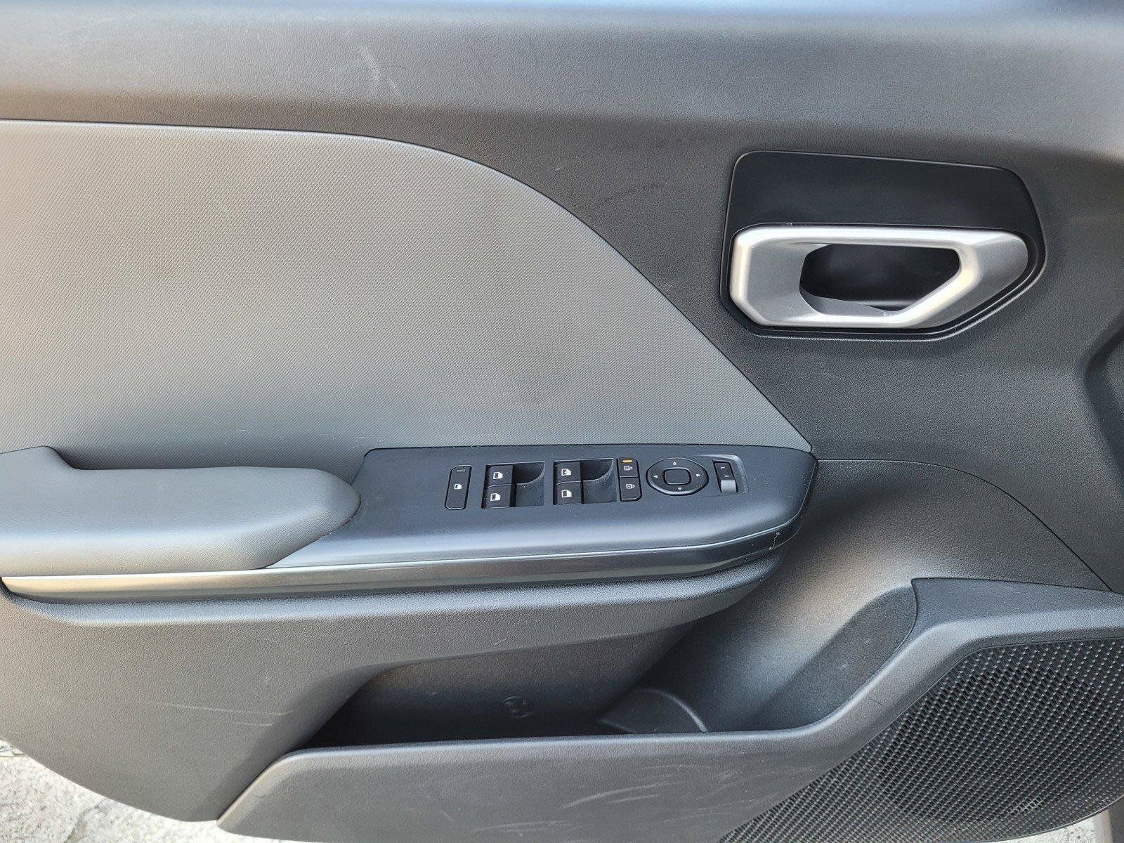Used 2025 Kia K4 FWD image 23