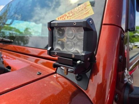 Used 2014 Jeep Wrangler Unlimited Rubicon w/ Connectivity Group AWD/4WD image 12