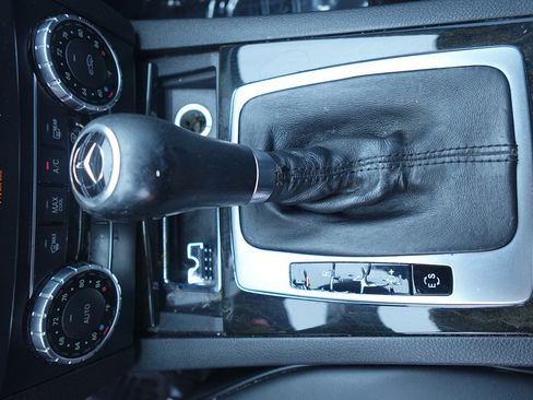 Used 2014 Mercedes-Benz C 250 Sedan image 12