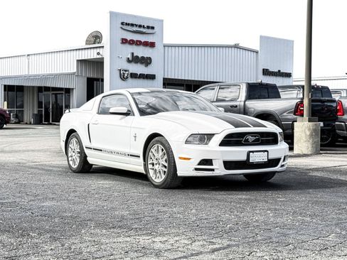 Used 2013 Ford Mustang Premium RWD image 6