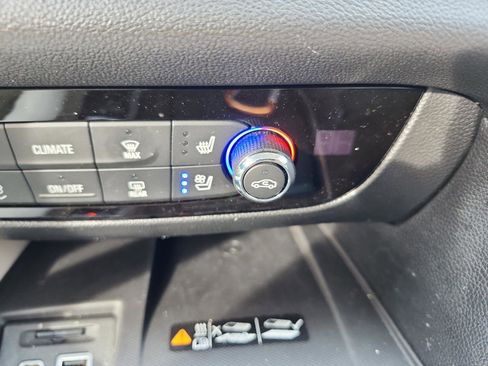 Certified 2024 Buick Enclave Avenir w/ Avenir Technology Package image 20