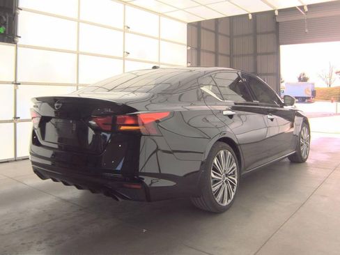 Used 2025 Nissan Altima 2.5 SL FWD image 4