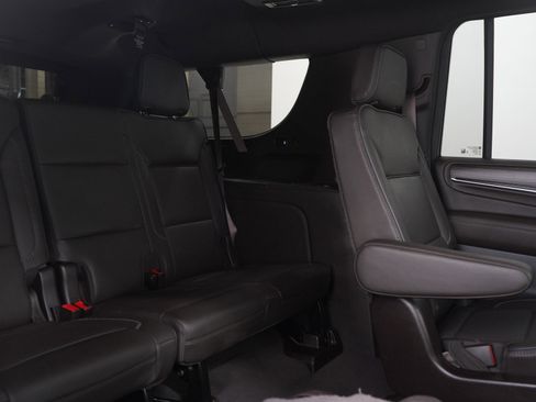 Used 2024 GMC Yukon XL Denali w/ Denali Reserve Package AWD/4WD image 13