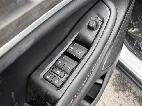 New 2026 Jeep Grand Cherokee L Limited w/ Limited Altitude Package AWD/4WD image 13