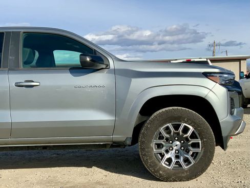 Used 2024 Chevrolet Colorado Z71 w/ Z71 Convenience Package 2 image 10