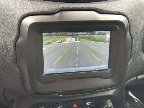 Used 2021 Jeep Renegade Latitude FWD image 20