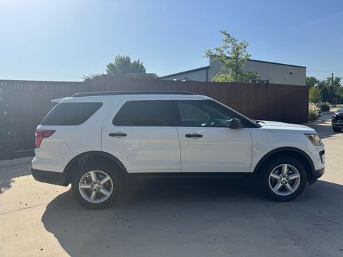 Used 2018 Ford Explorer 4WD w/ Class II Trailer Tow Package image 2