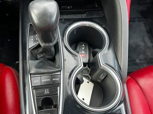 Used 2020 Toyota Camry XSE image 17