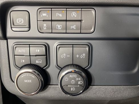 New 2026 Chevrolet Suburban High Country image 30