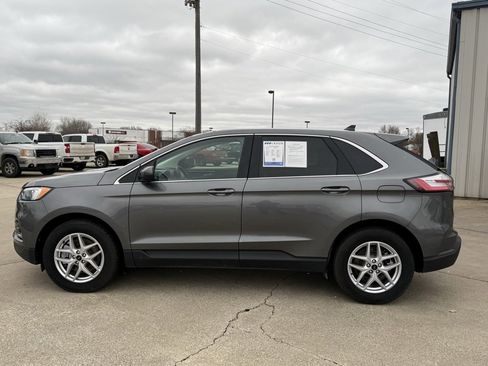 Used 2023 Ford Edge SEL image 4