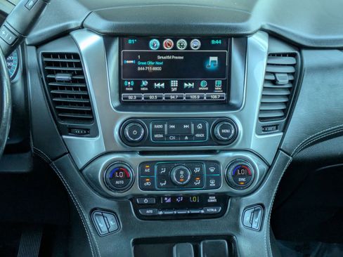 Used 2019 Chevrolet Suburban LT image 18