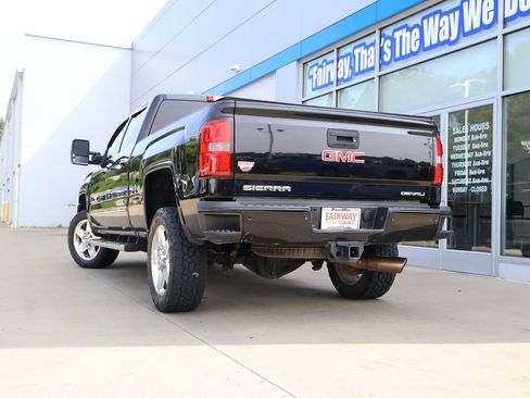 Used 2015 GMC Sierra 2500 Denali w/ Duramax Plus Package AWD/4WD image 43
