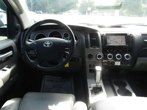 Used 2011 Toyota Sequoia Limited AWD/4WD image 27